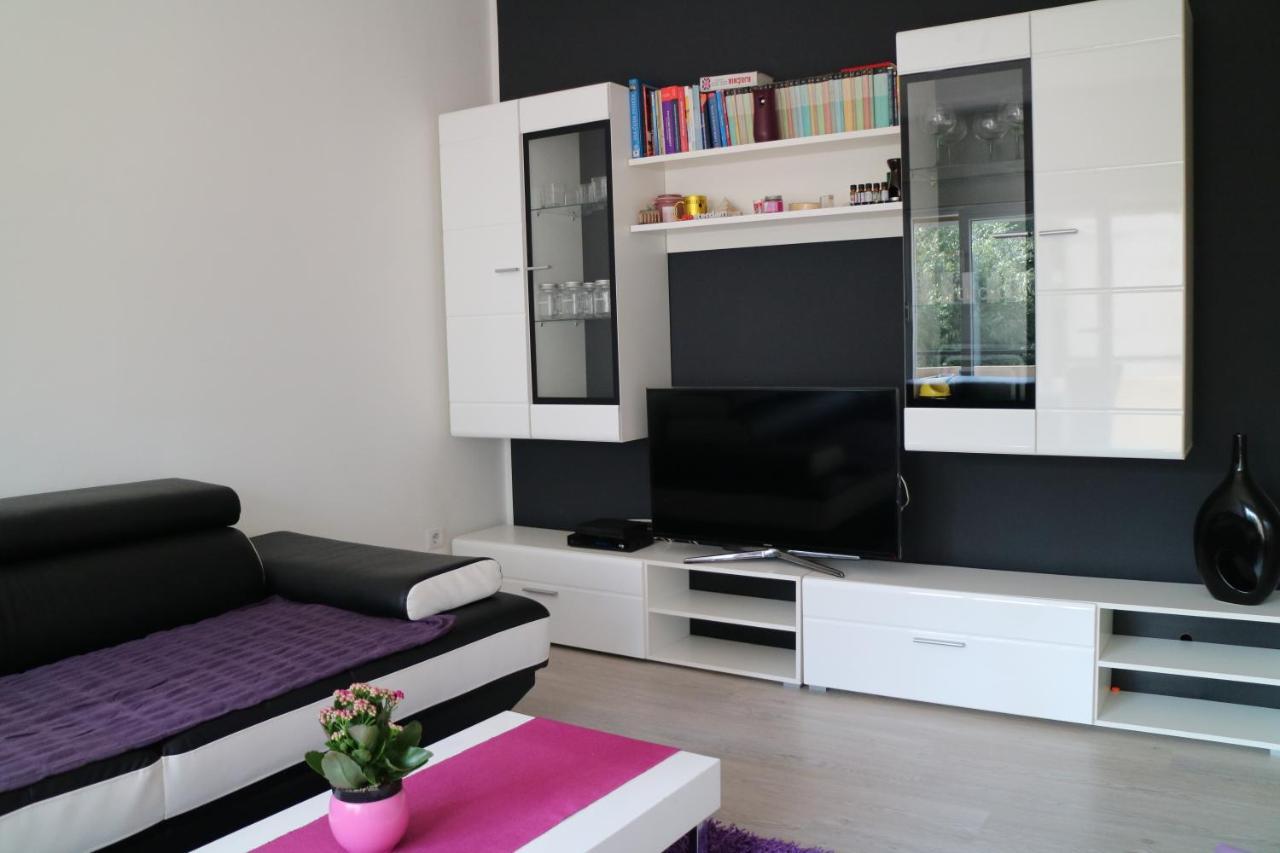 Apartment Apartman Mark